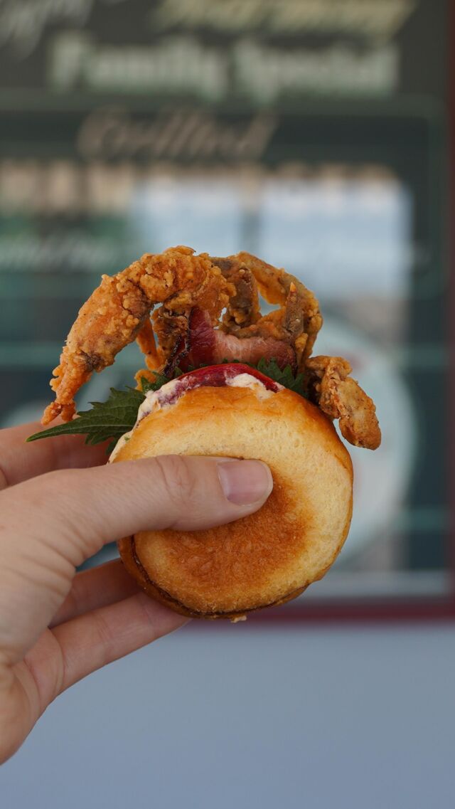 Allow us to formally introduce you to the soft shell crab blt: 
🥓: @starksteakandseafood house-made bacon
🥬: shiso leaf
🍅: smoked tomato 
& kimchi mayo